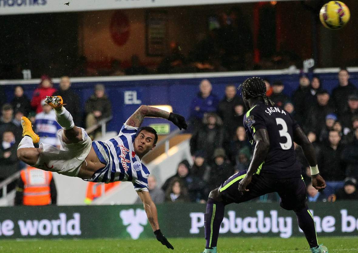 Zeigt Vargas wieder einen Seitfallzieher? Jetzt auf Man City gegen QPR wetten