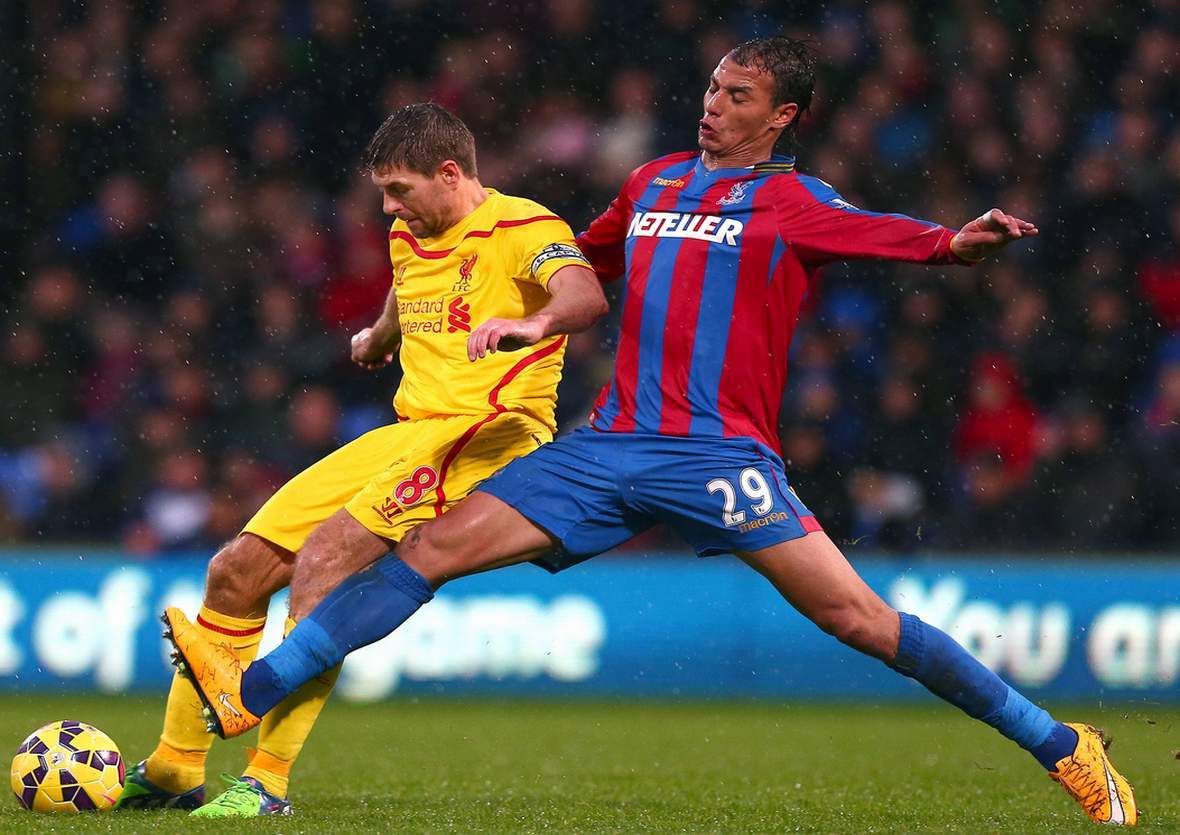 Behauptet sich Gerrard gegen Chamakh? Jetzt auf Liverpool gegen Crystal Palace wetten