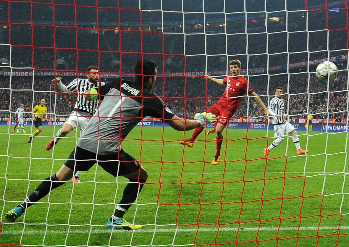 Müller Buffon FC Bayern Juventus Champions League Sieger Thomas Müller trifft gegen Gigi Buffon. Jetzt auf Champions League Sieger 2017 tippen!