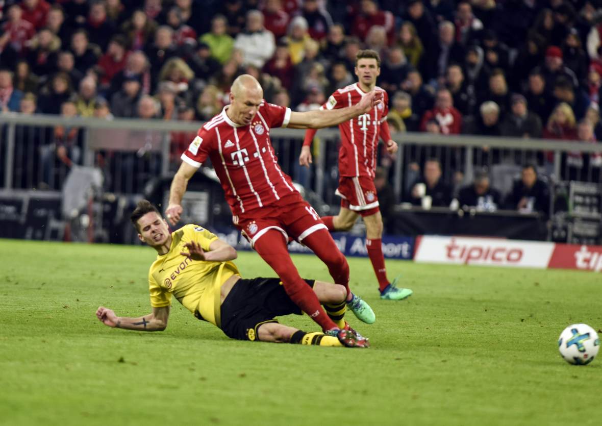 julian weigl, arjen robben, bvb, fc bayern, bundesliga Julian Weigl gegen Arjen Robben. Jetzt auf die Partie BVB gegen FC Bayern wetten.