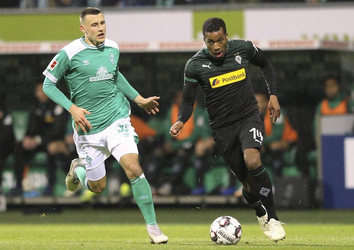 alassane plea, gladbach, maximilian eggestein, werder, bundesliga Alassane Pléa von Gladbach gegen Maximilian Eggestein von Werder Bremen