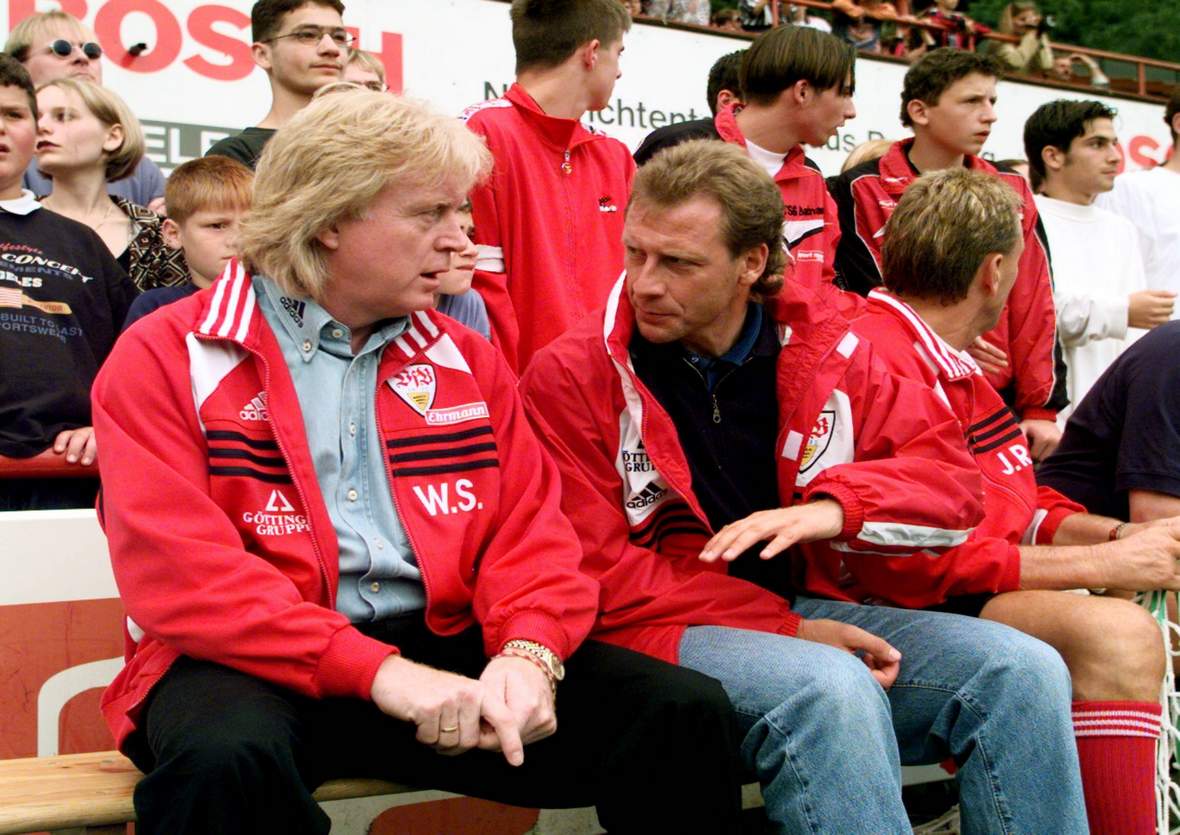 vfb stuttgart, winnie schäfer, wolfgang rolff Winnie Schälfer (l.) berät sich mit Wolfgang Rolff.